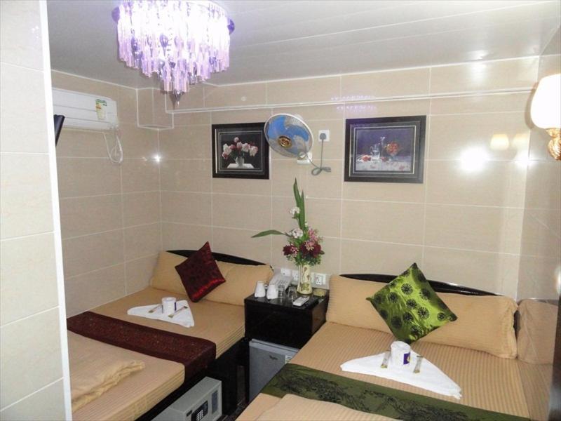 Paris Guest House Хонконг Екстериор снимка